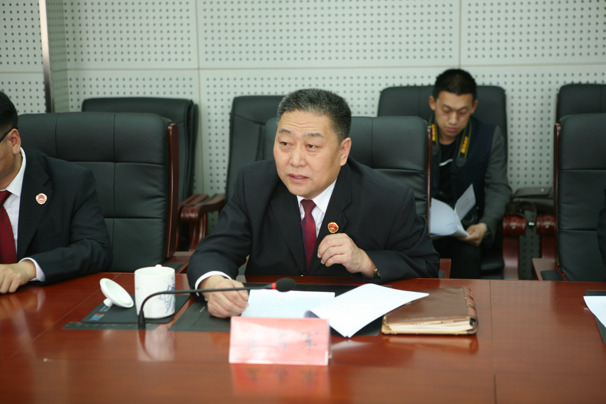 元宝山区人大常委会主任刘立中一行到元宝山区院调研民行检察工作